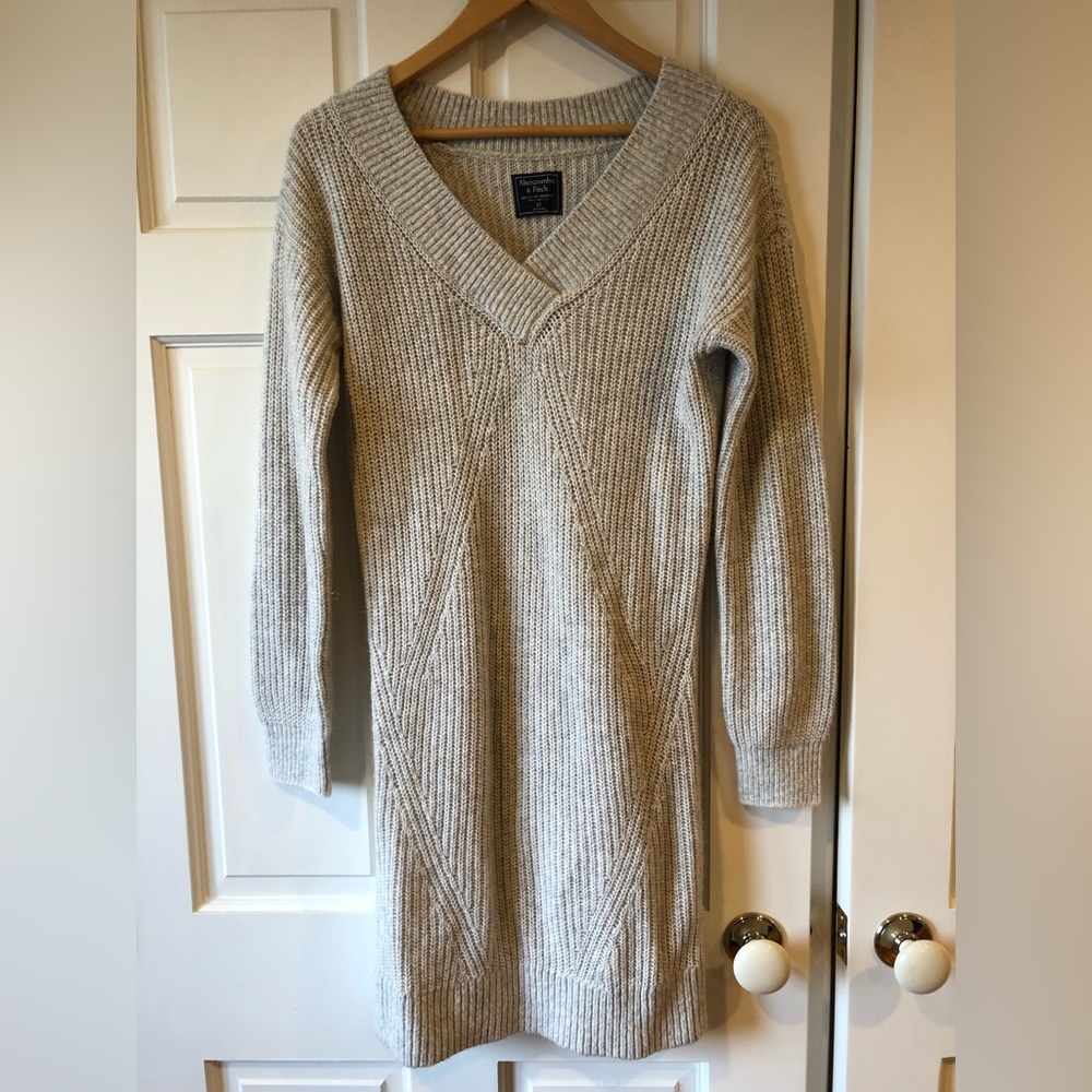 {Abercrombie} V-Neck Sweater Dress